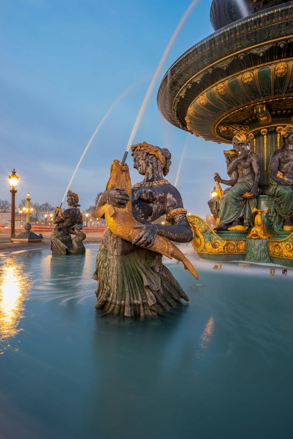 Quelles sont les méthodes pour construire une fontaine de jardin alimentée par énergie solaire?