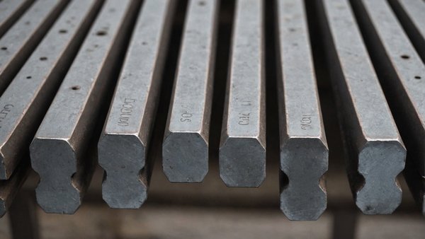 Découvrez notre gamme de profilé en acier barre de fer